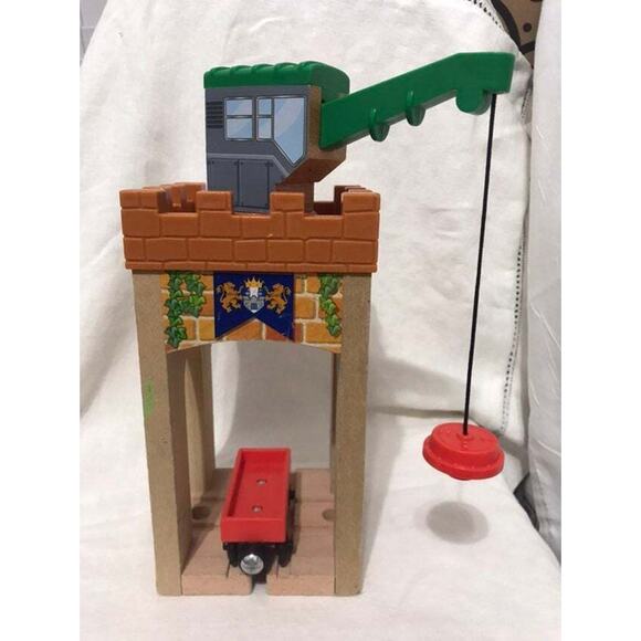 THOMAS & FRIENDS WOODEN RAILWAY CASTLE CRANE KING OF THE RAILWAY - Picture 1 of 10